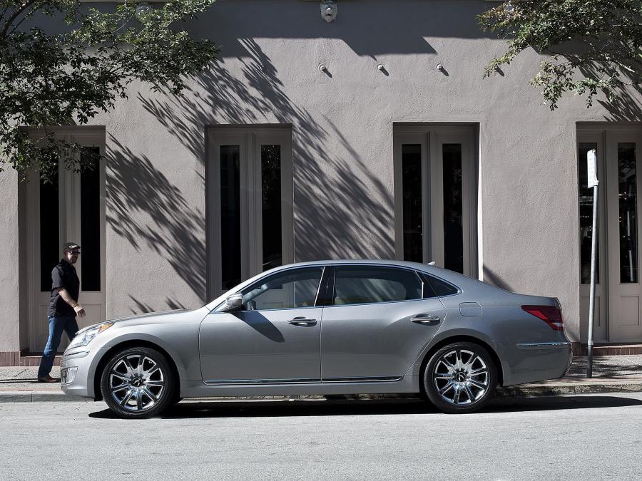  Hyundai Equus 2010 года  (US) (фото 23 из 68)